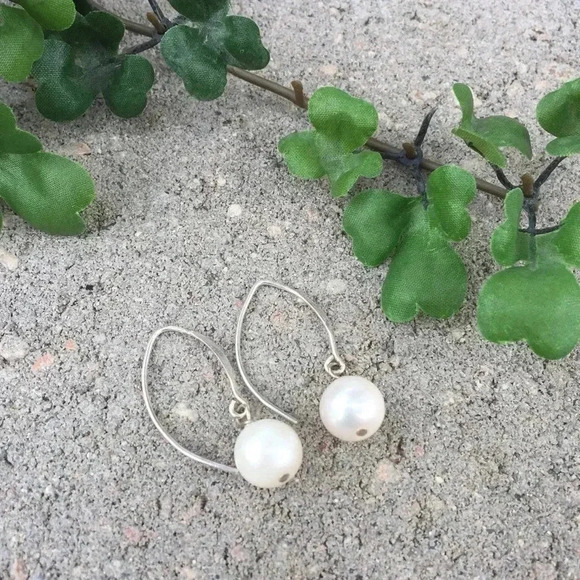 Pearl Drop Earrings, Minimalist Earrings, June Birthstone, 10mm Pearls Earrings - Picture 3 of 3